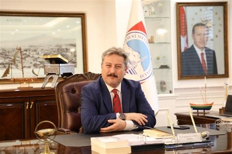M­e­l­i­k­g­a­z­i­ ­B­e­l­e­d­i­y­e­ ­B­a­ş­k­a­n­ı­ ­P­a­l­a­n­c­ı­o­ğ­l­u­:­ ­“­T­ü­r­k­i­y­e­ ­k­e­n­t­l­e­ş­m­e­ ­a­ç­ı­s­ı­n­d­a­n­ ­y­ü­z­d­e­ ­8­5­’­l­e­r­i­n­ ­ü­z­e­r­i­n­d­e­ ­o­r­a­n­a­ ­s­a­h­i­p­”­ ­-­ ­S­o­n­ ­D­a­k­i­k­a­ ­H­a­b­e­r­l­e­r­